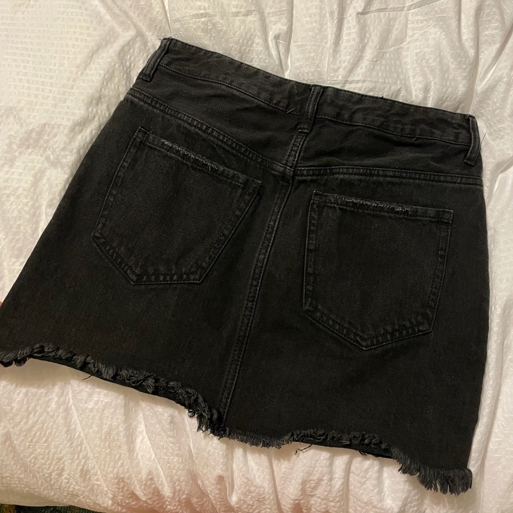 Black jean skirt w zipper front